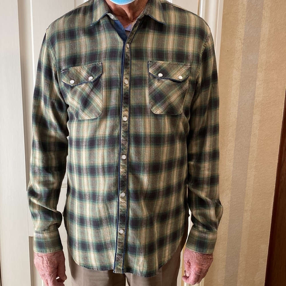 MENS COTTON SHIRT WITH REAL PEARL SNAPS-AND DENIUM TRIM DOWN FRONT